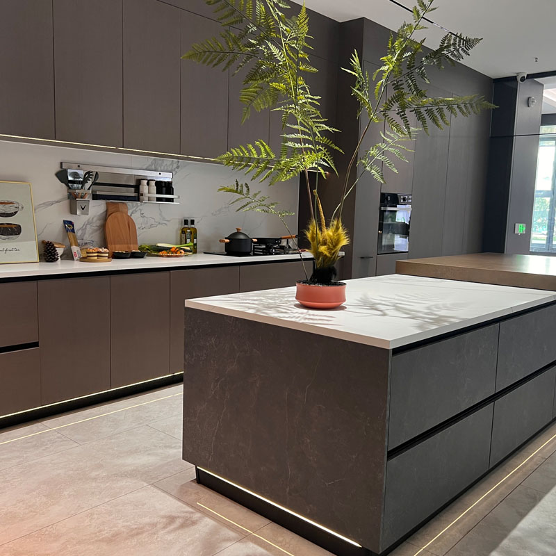 Perché scegliere i mobili da cucina moderni in laminato per la tua casa?